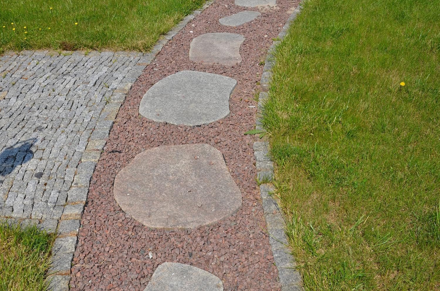 Best for Garden Granite Decorative Chippings Red 5-8 mm Environmentally Friendly Small Gravel Chippings Natural Colourful for Flower Beds, Paths & Garden Ponds Decorative Gravel 10 kg - 500 kg - Image 8